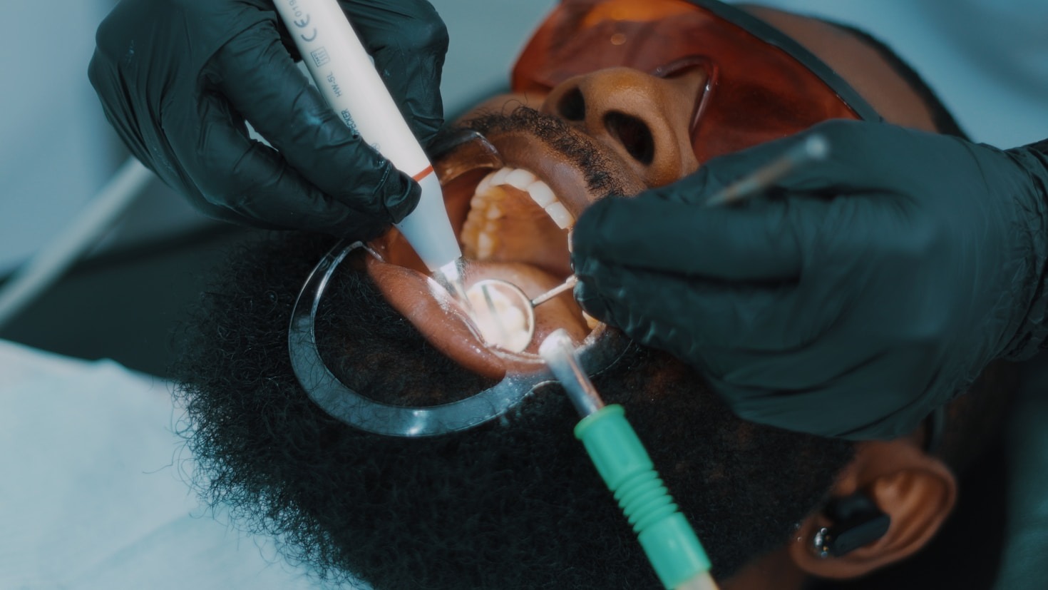 Tratamentos odontológicos modernos para um sorriso perfeito